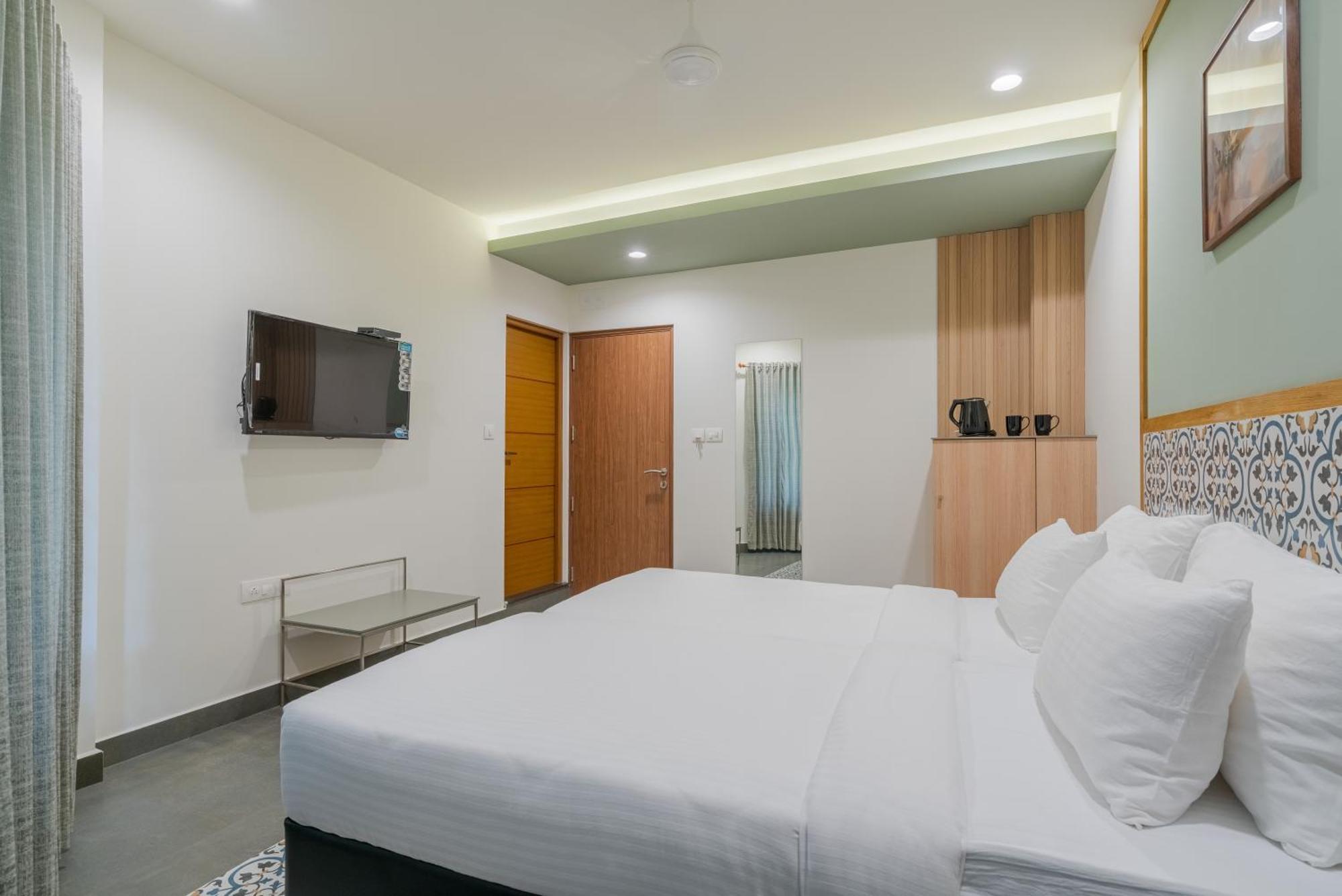 Aryaas Regent Hotel Kochi Exterior foto