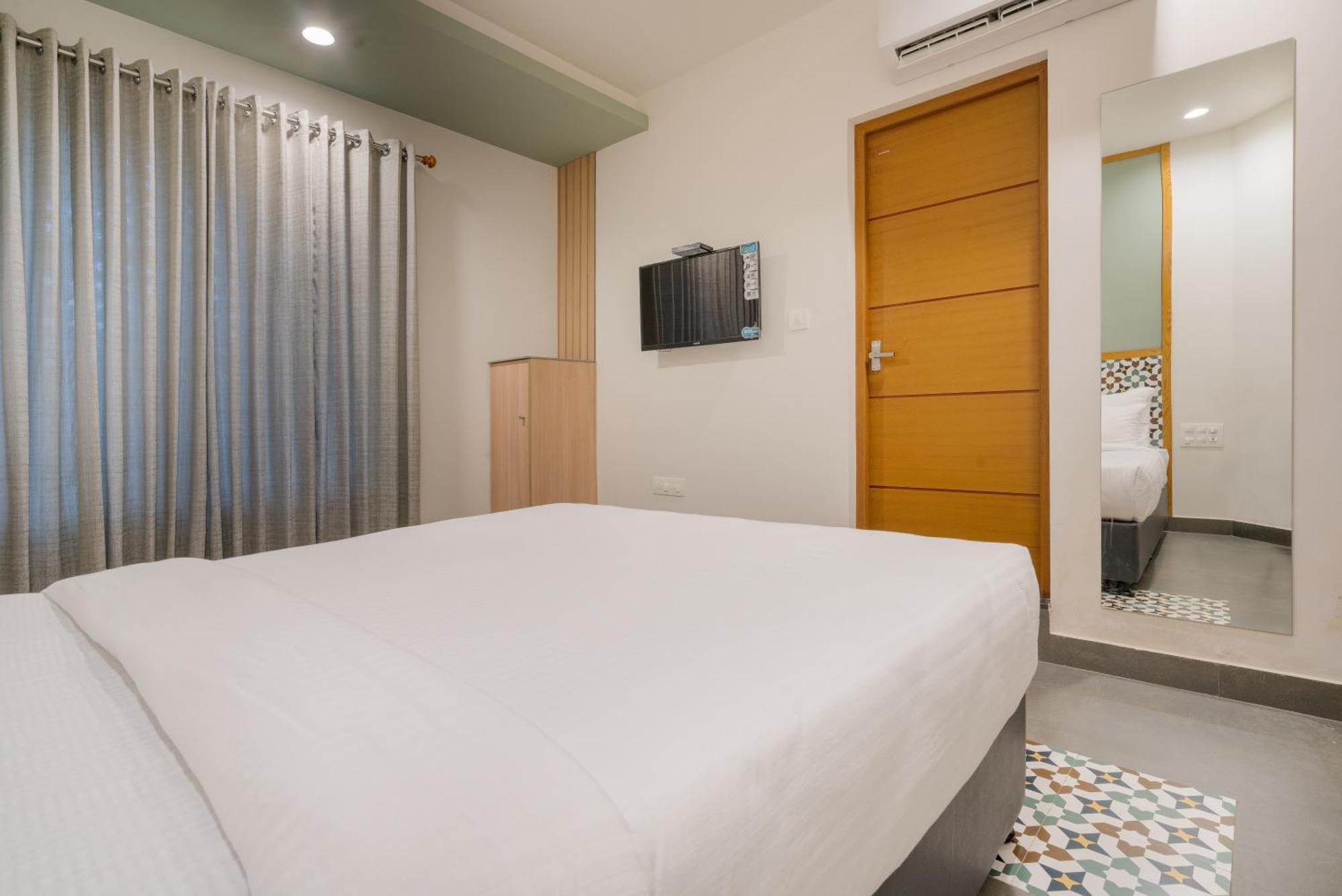 Aryaas Regent Hotel Kochi Exterior foto