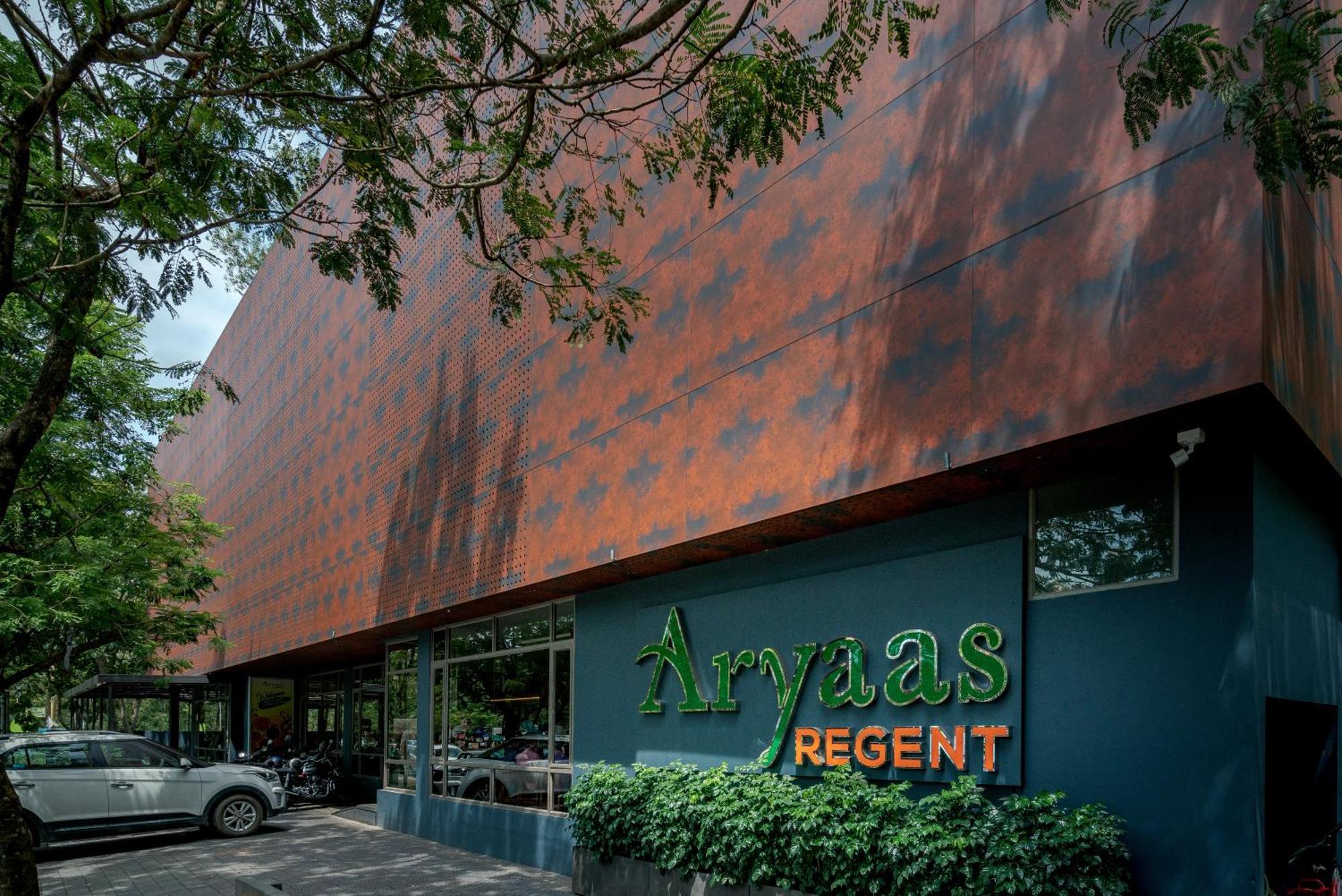 Aryaas Regent Hotel Kochi Exterior foto